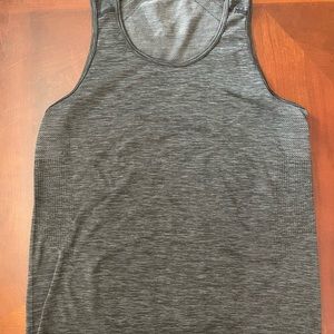 Lululemon workout tank